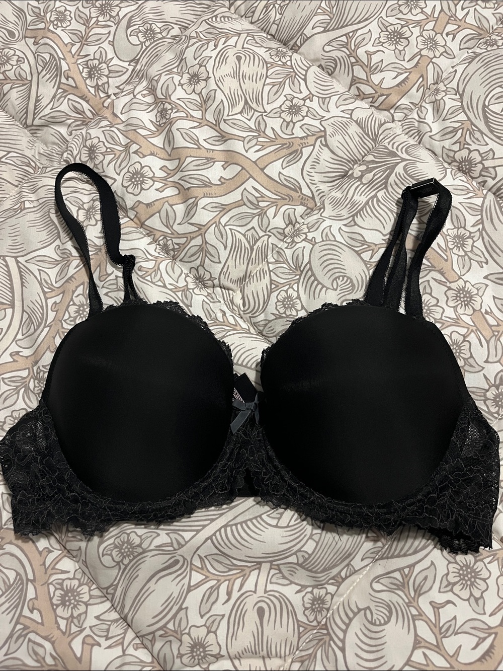 Victoria’s Secret Black Lace-Dream Angels Lined Demi Bra
